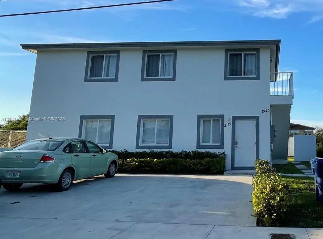 2121 NW 72nd st, Golden Beach FL 33147