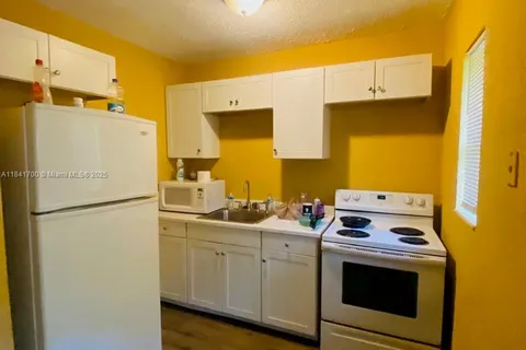 69 W 45 Street, Jacksonville FL 32208