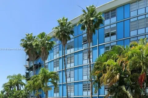 3315 58th # 218, St Petersburg FL 33712