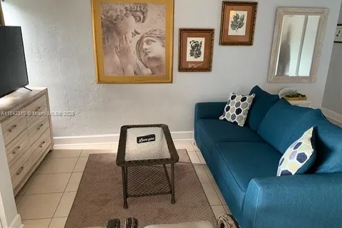 3315 58th # 218, St Petersburg FL 33712