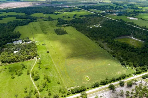 1432 SILVER LAKE RD, Other City - In The State Of Florida FL 33935