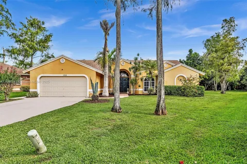 104 Oxford Ct, Royal Palm Beach FL 33411