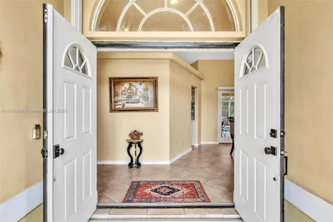 104 Oxford Ct, Royal Palm Beach FL 33411