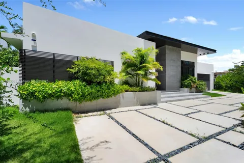 620 Ocean Blvd, Golden Beach FL 33160