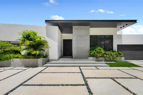 620 Ocean Blvd, Golden Beach FL 33160