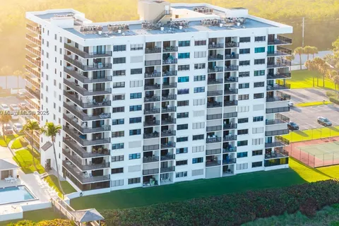 10044 S Ocean Dr # 105, Jensen Beach FL 34957