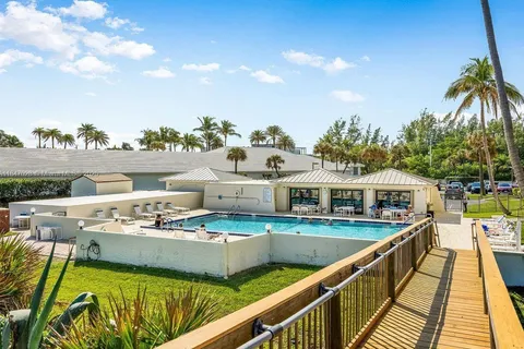 10044 S Ocean Dr # 105, Jensen Beach FL 34957