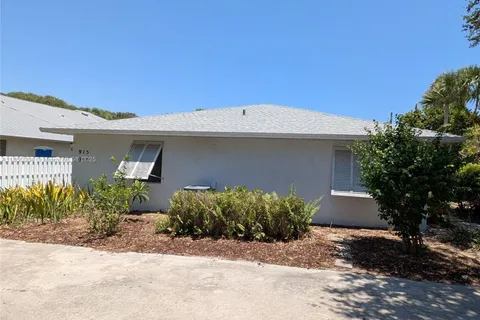 915-917 Turtle Cove Ln, Vero Beach FL 32963