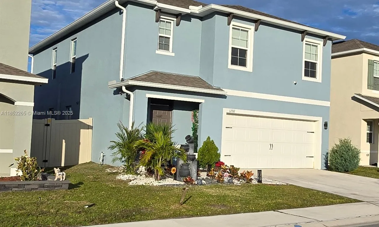 1292 Cascades Ave, Davenport FL 33837