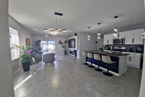 1292 Cascades Ave, Davenport FL 33837