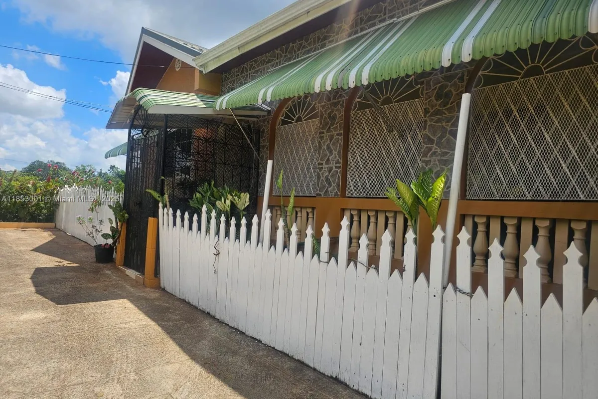 00 Mandeville, Manchester Hills Jamaica, FL