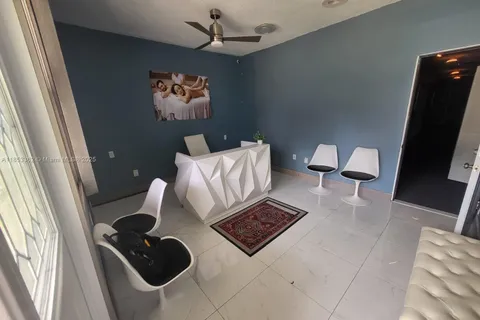 1016 Ponce De Leon Blvd # 2, Other City - In The State Of Florida FL 33756