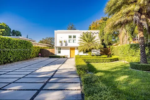 275 NE 89th St, El Portal FL 33138