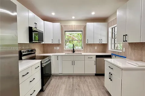 1548 Eastward Ho Ln, Marathon FL 33050