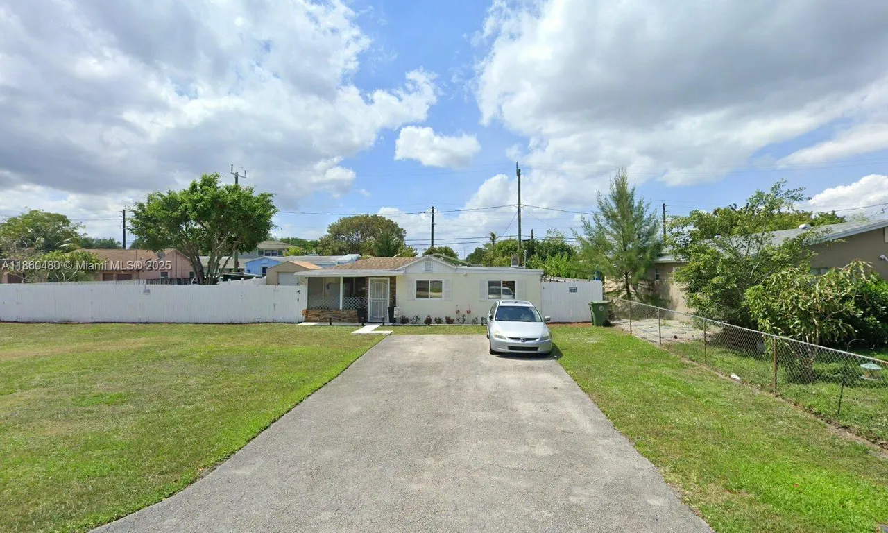 3781 Riedel Ave, Palm Springs FL 33461