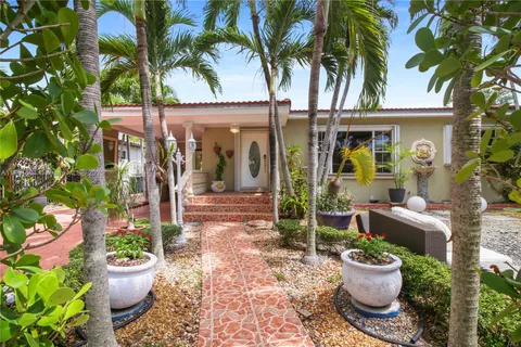 6101 SW 13th Ter, West Miami FL 33144