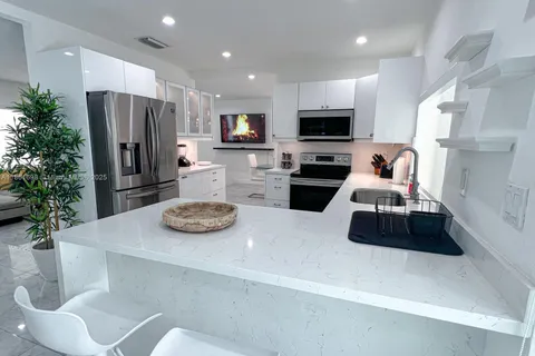 200 NW 86th St, El Portal FL 33150