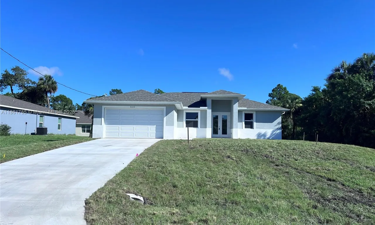 5044 Wild Goose CIR, La Belle FL 33935