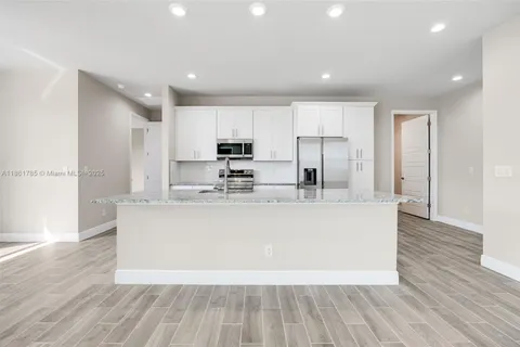 5044 Wild Goose CIR, La Belle FL 33935