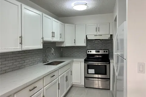 10000 NW 80th Ct # 2166, Hialeah Gardens FL 33016