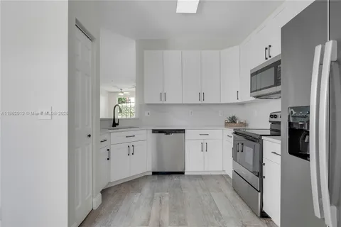 108 Lighthouse Cir, Tequesta FL 33469