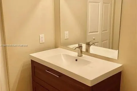 2185 86th Dr, Vero Beach FL 32966