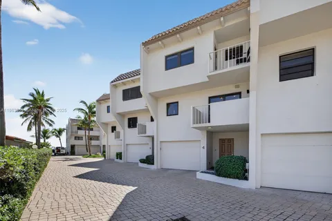 1223 Hillsboro Mile # 4, Hillsboro Beach FL 33062