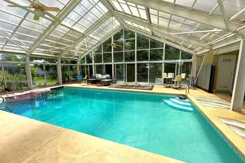 201 Poinciana St, Sebastian FL 32958