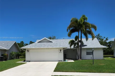 6951 SE Lillian Ct, Stuart FL 34997