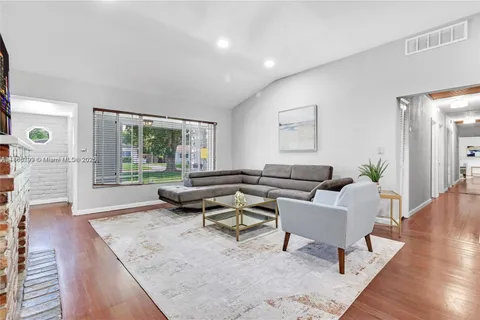 460 NW 88th Ter, El Portal FL 33150