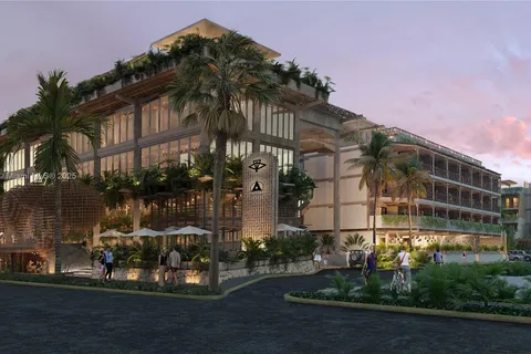 - Av. Coba 22 Centro # 101, FL 101