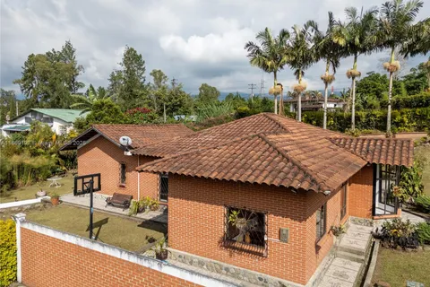 KM 7 Autopista del Cafe, FL 631001