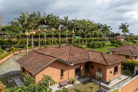 KM 7 Autopista del Cafe, FL 631001