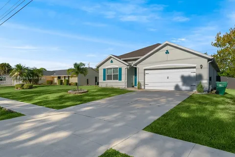 602 Barber St, Sebastian FL 32958