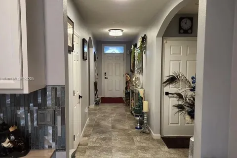 2271 SW Arlington Dr SW, Vero Beach FL 32968