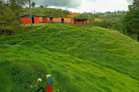 MUNICIPIO DE GUARNE, FL 2563