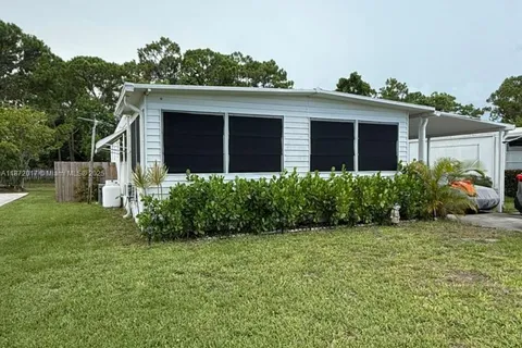 5374 SE Celestial Cir, Stuart FL 34997