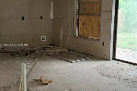 811 40 AVE NE, St Petersburg FL 33703