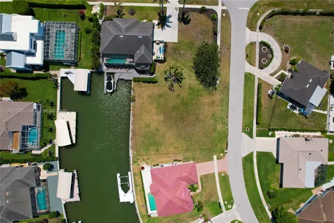 903 Juniper Ct, Marco Island FL 34145