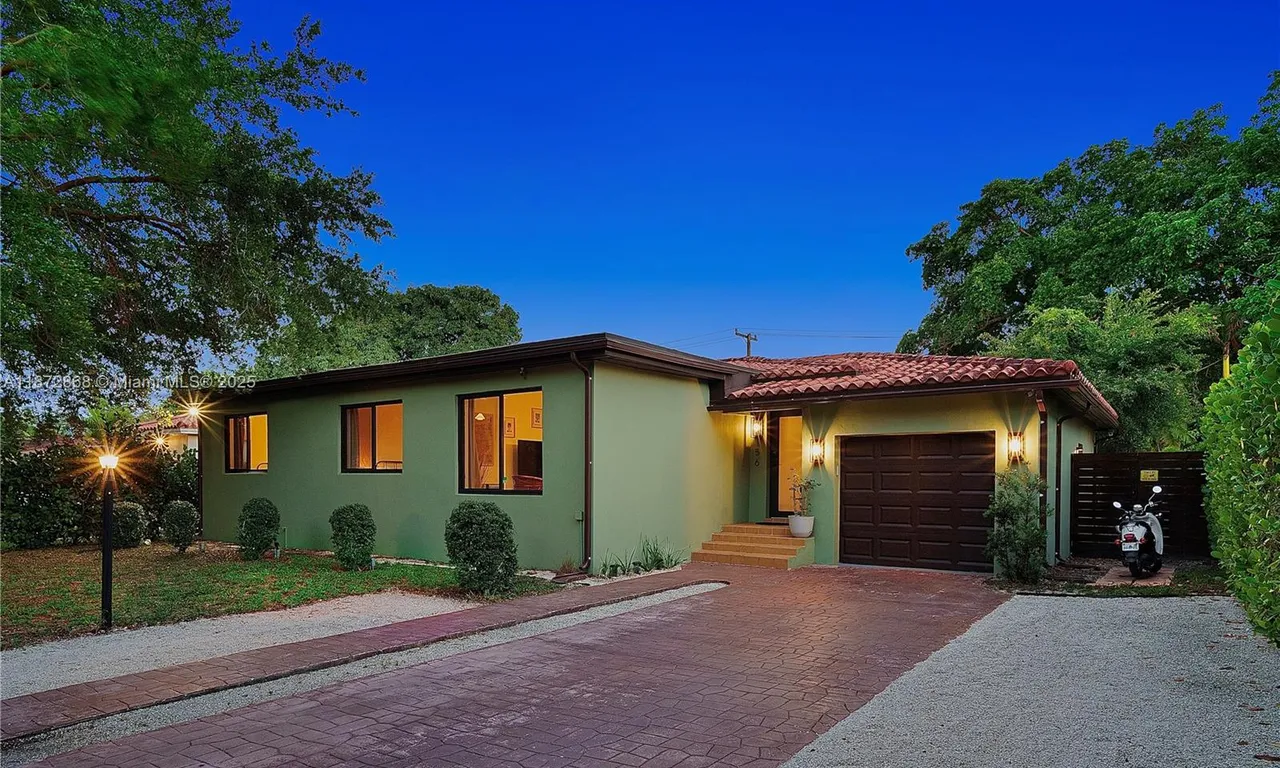 156 NW 90th St, El Portal FL 33150