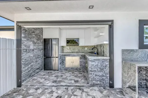 2301 Yellowtail Dr, Marathon FL 33050