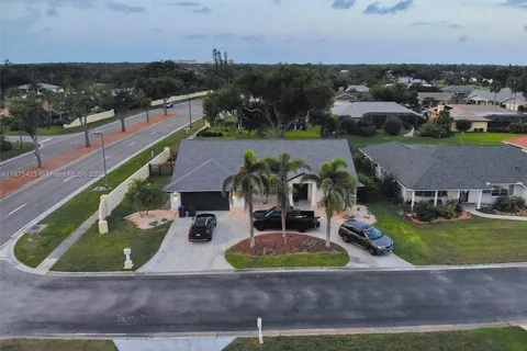 1010 Joyce CT, Venice FL 34293