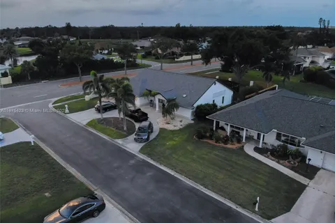 1010 Joyce CT, Venice FL 34293