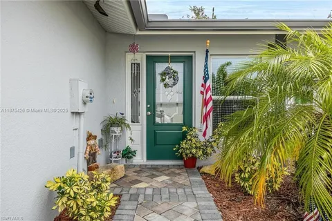 200 Village Circle, La Belle FL 33935