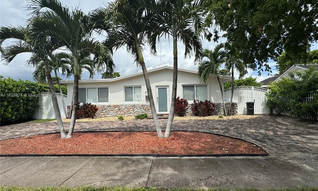 6411 SW 22nd St, West Miami FL 33155