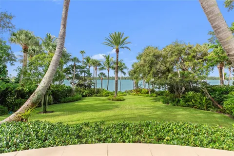 116 Gomez Rd, Jupiter Island FL 33455