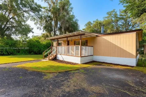 260 Old Highway 17, Other City - In The State Of Florida FL 32181