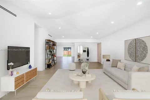 234 Minola Dr, Miami Springs FL 33166