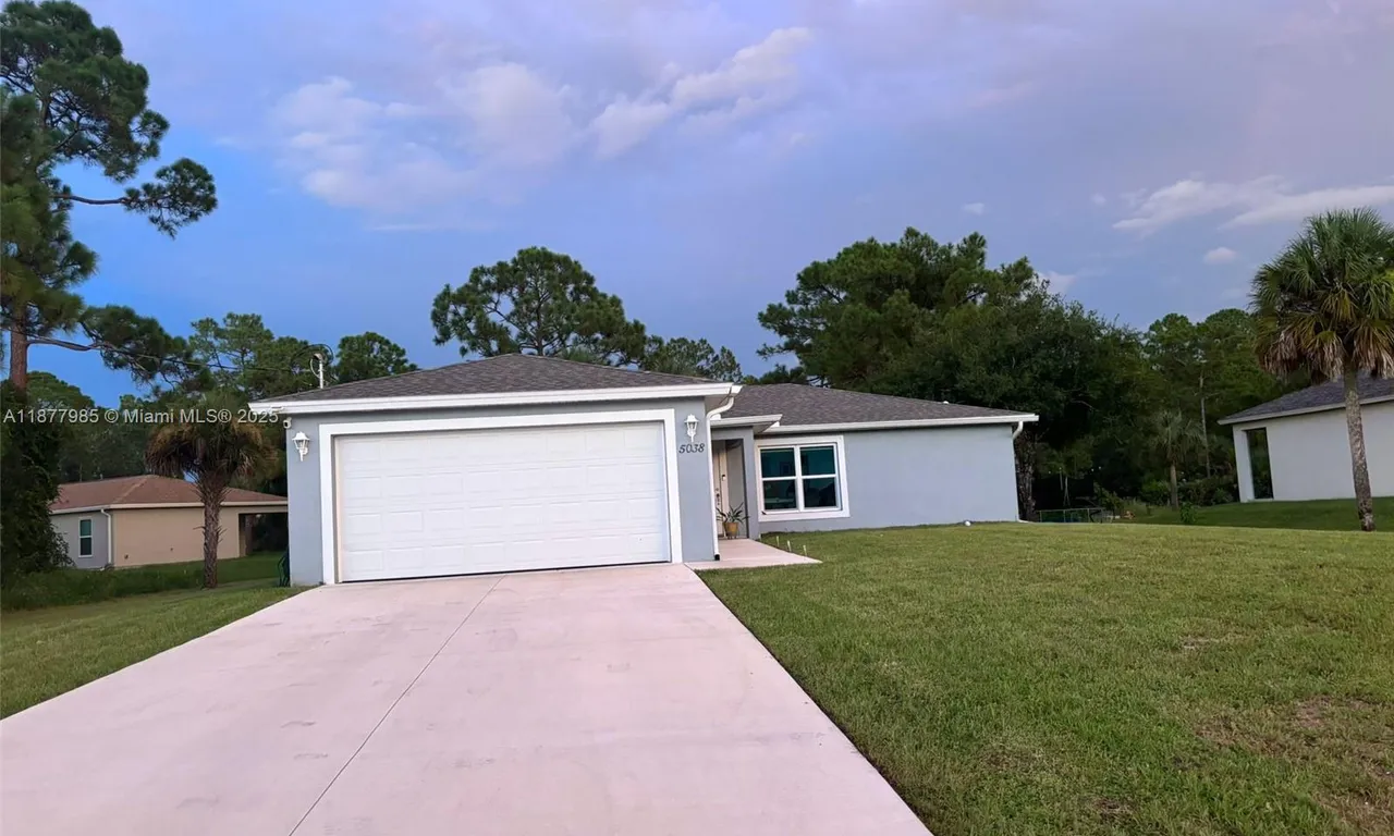 5038 W TRADEWINDS CIR, La Belle FL 33935