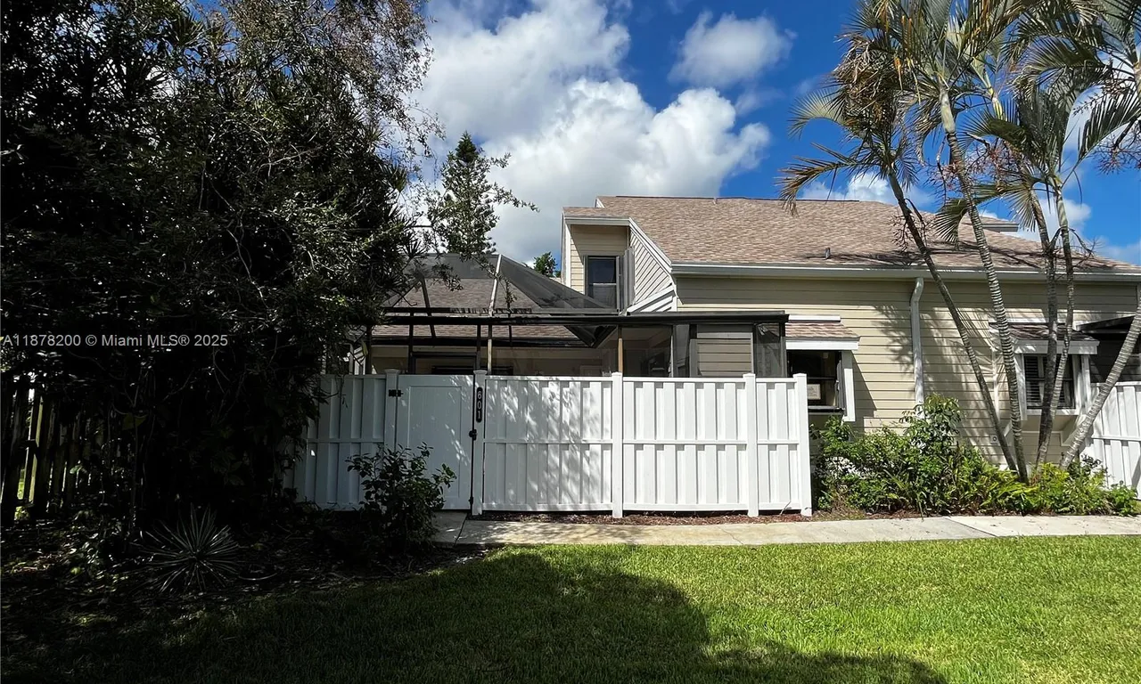 601 Summerwinds Ln, Jupiter FL 33458